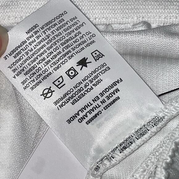 Nike White and Black Athletic Shorts NWT - Picture 5 of 6